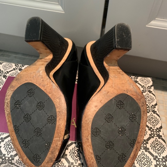 Isola Heels - Picture 3 of 4